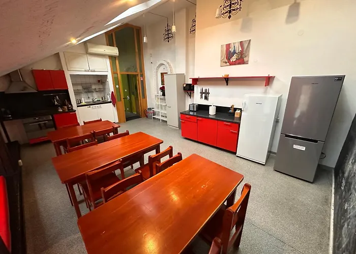 25 Hours Hostel