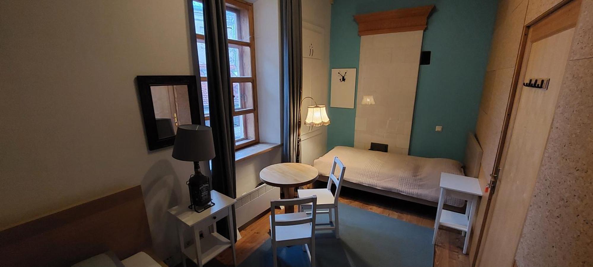 Hostel 25 *